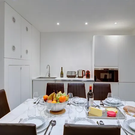 Апартаменты Bluestay 299 - Superb In *